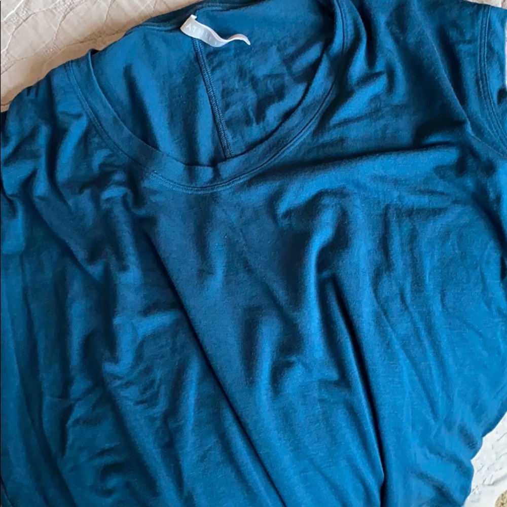 Athleta tee